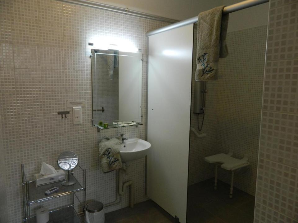 Logis - Auberge Du Colombier Guines Room photo